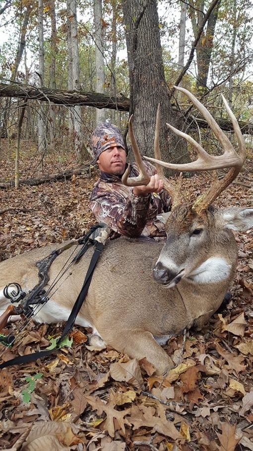 Illinois Whitetail Deer Archery Hunt Journey Hunts with Matt Guedes